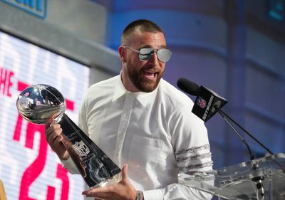 The Three-Word Message Travis Kelce Wanted to Say Before Being Pushed Aside at the White House