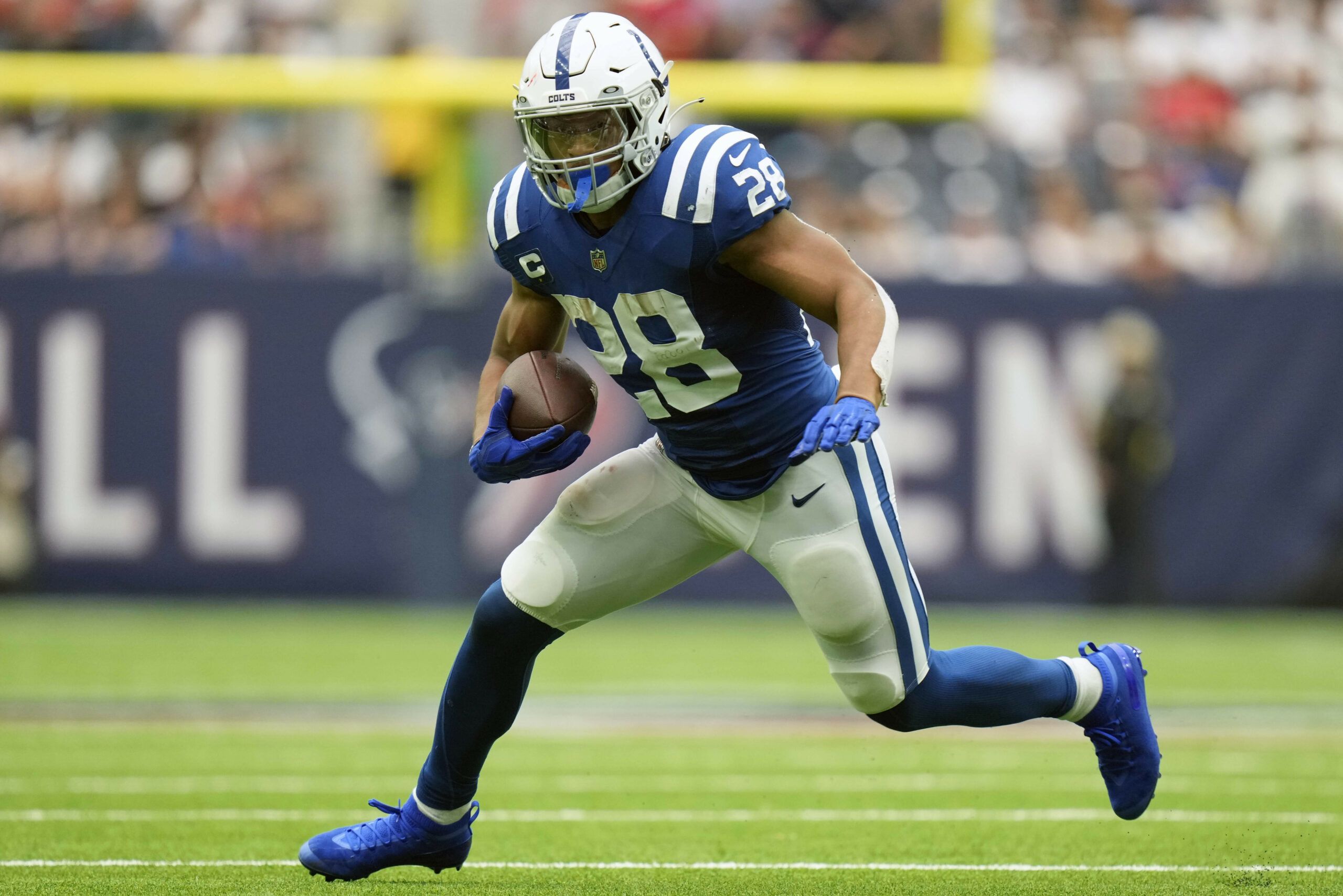 Where PFF ranked Colts’ Jonathan Taylor among RBs