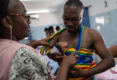 Kangaroo care gets a major endorsement. Here's what it looks like in Ivory Coast