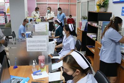 Calls for reforms to retain Thai nurses