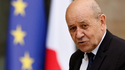 Macron former foreign minister to lead French efforts to break Lebanon deadlock