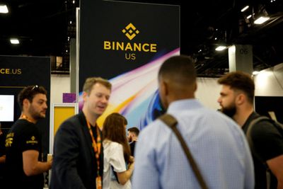 Binance halts trading in US dollars