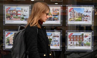 Mortgage turbulence continues as HSBC pulls deals; UK house prices ‘to fall 10%’ – business live