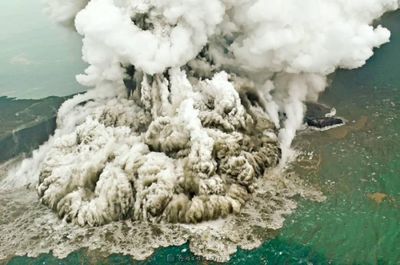 Indonesia volcano erupts twice, spewing big ash cloud