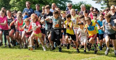 Hundreds of runners take on Killearn 10k as winner smashes course record in summer sunshine