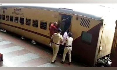 Andhra Pradesh: Two RPF constables save passenger's life at Tirupati railway station