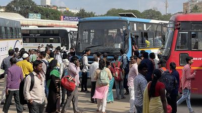 Karnataka CM directs MLAs, district in-charge ministers to launch Shakti scheme in their jurisdiction on June 11