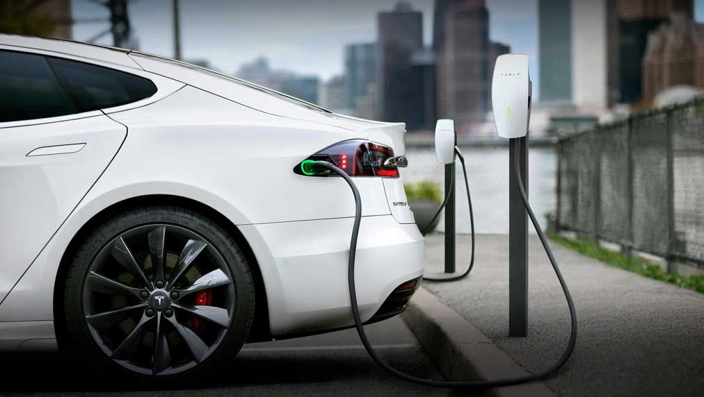 tesla-stock-leaps-on-gm-charging-deal-analyst-calls