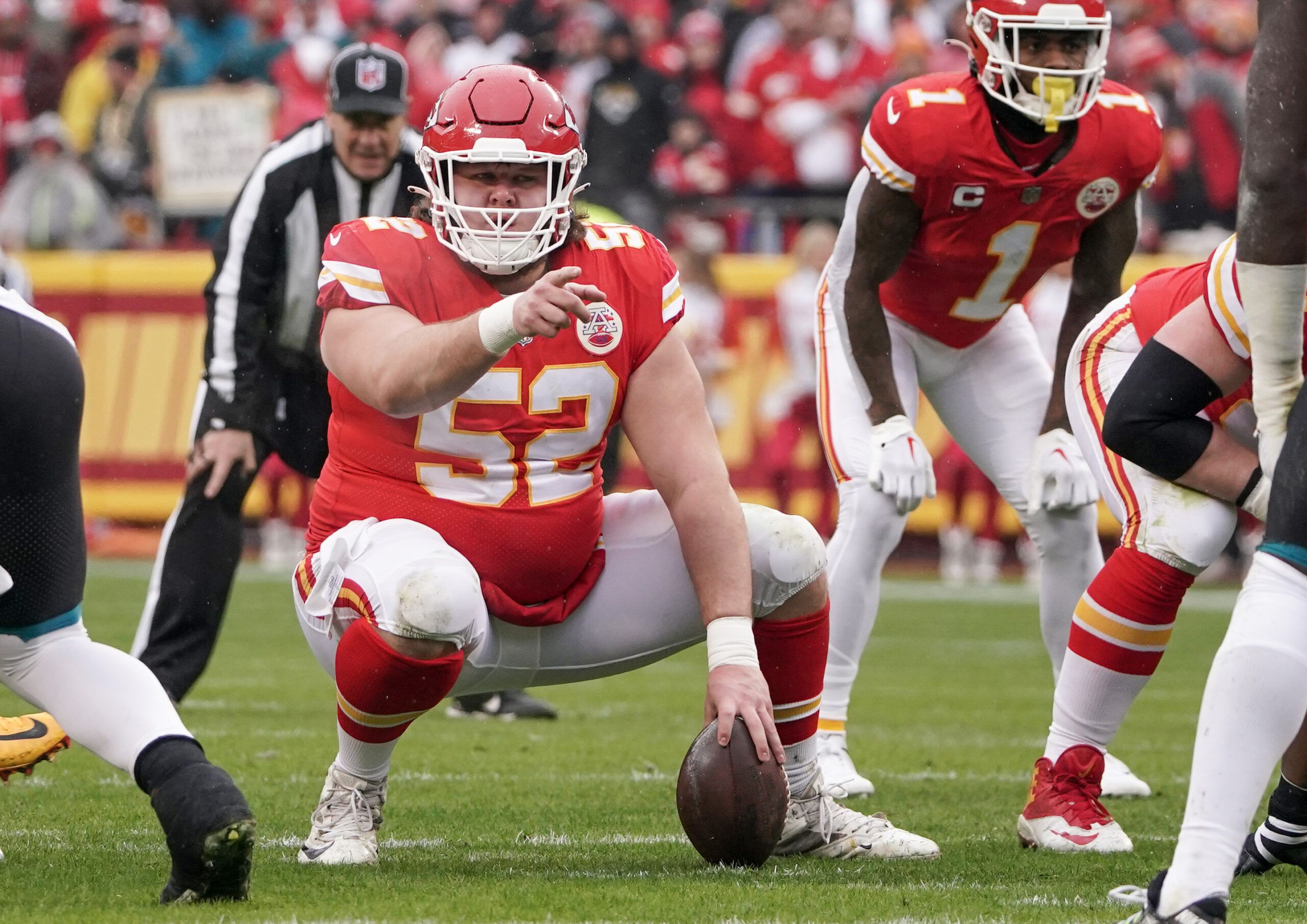 PFF ranks Chiefs' Creed Humphrey as NFL's best center