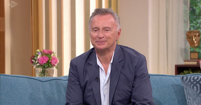 Full Monty's Robert Carlyle reveals he won't be getting his kit off this time in new reboot