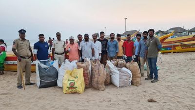 Prakasam fishermen grapple with ghost nets, climate change