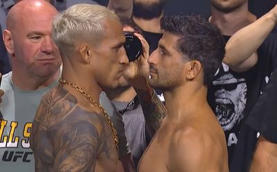 UFC 289 video: Charles Oliveira, Beneil Dariush show respect in final faceoff before title eliminator