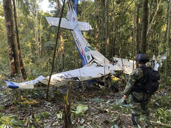 4 children lost for 40 days after a plane crash are found alive in Colombian jungle