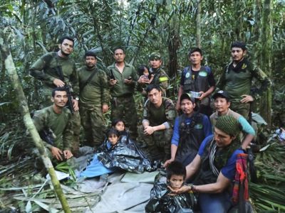 4 children lost for 40 days after a plane crash are found alive in Colombian jungle