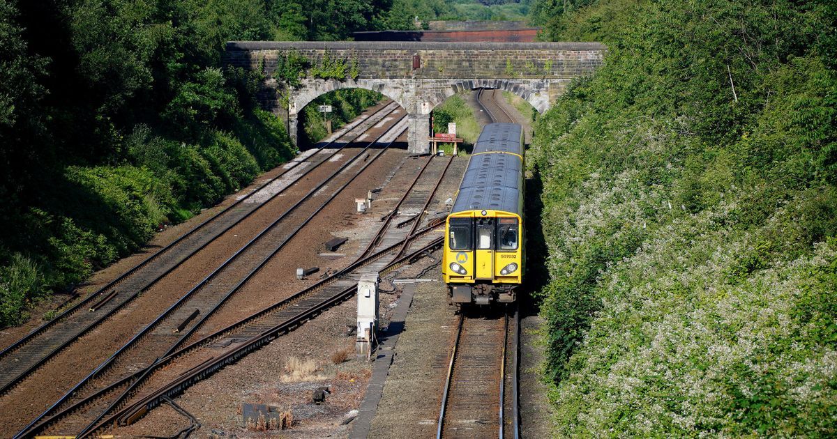 Hot weather sees Merseyrail trains hit with speed…