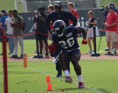 Texans RB Dameon Pierce says he is ‘always talking ball’ with Devin Singletary