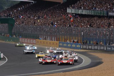 Le Mans 24 Hours: Toyota leads Ferrari, early Cadillac shunt in hour 1