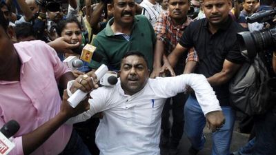 West Bengal panchayat polls | Violence erupts at several places during filing of nomination papers
