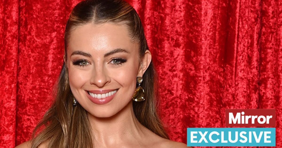 Charlotte Jordan admits she's never been in reallife…