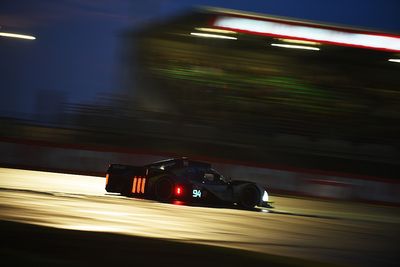 Le Mans 24h, H9: Peugeot leads, Ferrari spins, #7 Toyota out