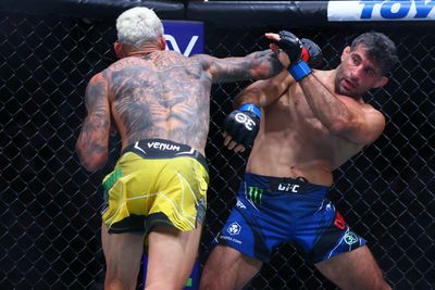 Charles Oliveira def. Beneil Dariush at UFC 289: Best photos