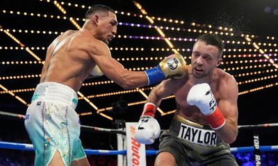 Teófimo López batters Josh Taylor for junior welterweight title in shocker