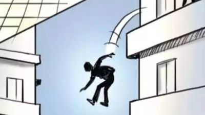 Builder ends life by jumping from eighth floor of building in Nagpur