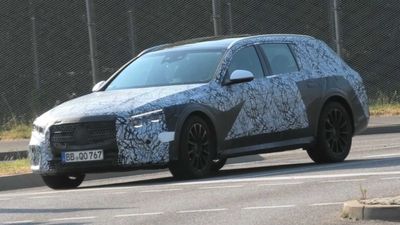 2024 Mercedes E-Class All-Terrain Caught On Camera Waiting At Traffic Light