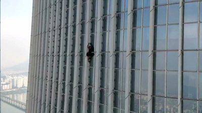 British man detained after climbing 72nd floor of Seoul skyscraper