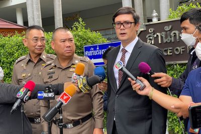 'Vanishing warrant' for senator riles Move Forward's Rangsiman