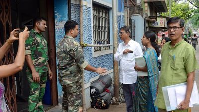 Violence intensifies during filing of papers for Bengal panchayat polls