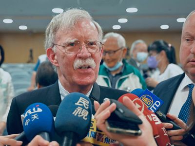 Bolton, Trump's ex-national security adviser, calls for him to withdraw from the race