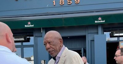 Dublin pub gobsmacked as Morgan Freeman unexpectedly drops in for a drink
