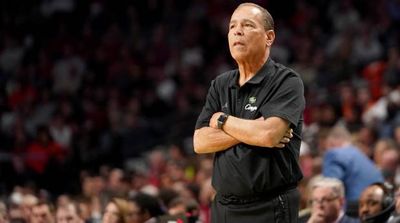 Houston Rewards Kelvin Sampson With Contract Extension, Raise, per Report