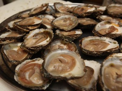 Man dies after eating raw oysters from Missouri seafood stand