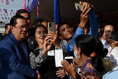 Hun Sen to bar vote boycotters from running in future polls