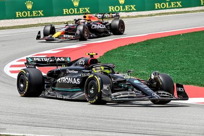 Red Bull plays down hype over Mercedes F1 upgrade step