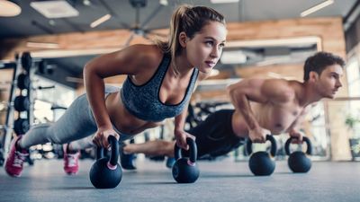 This 3-move kettlebell abs workout sculpts your core in under 20 minutes