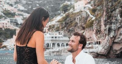 Loved up Edinburgh Hibs player proposes to girlfriend in super cute holiday snap