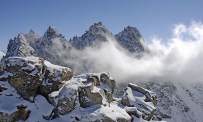 Thousands of tonnes of rock break off summit of Austrian mountain