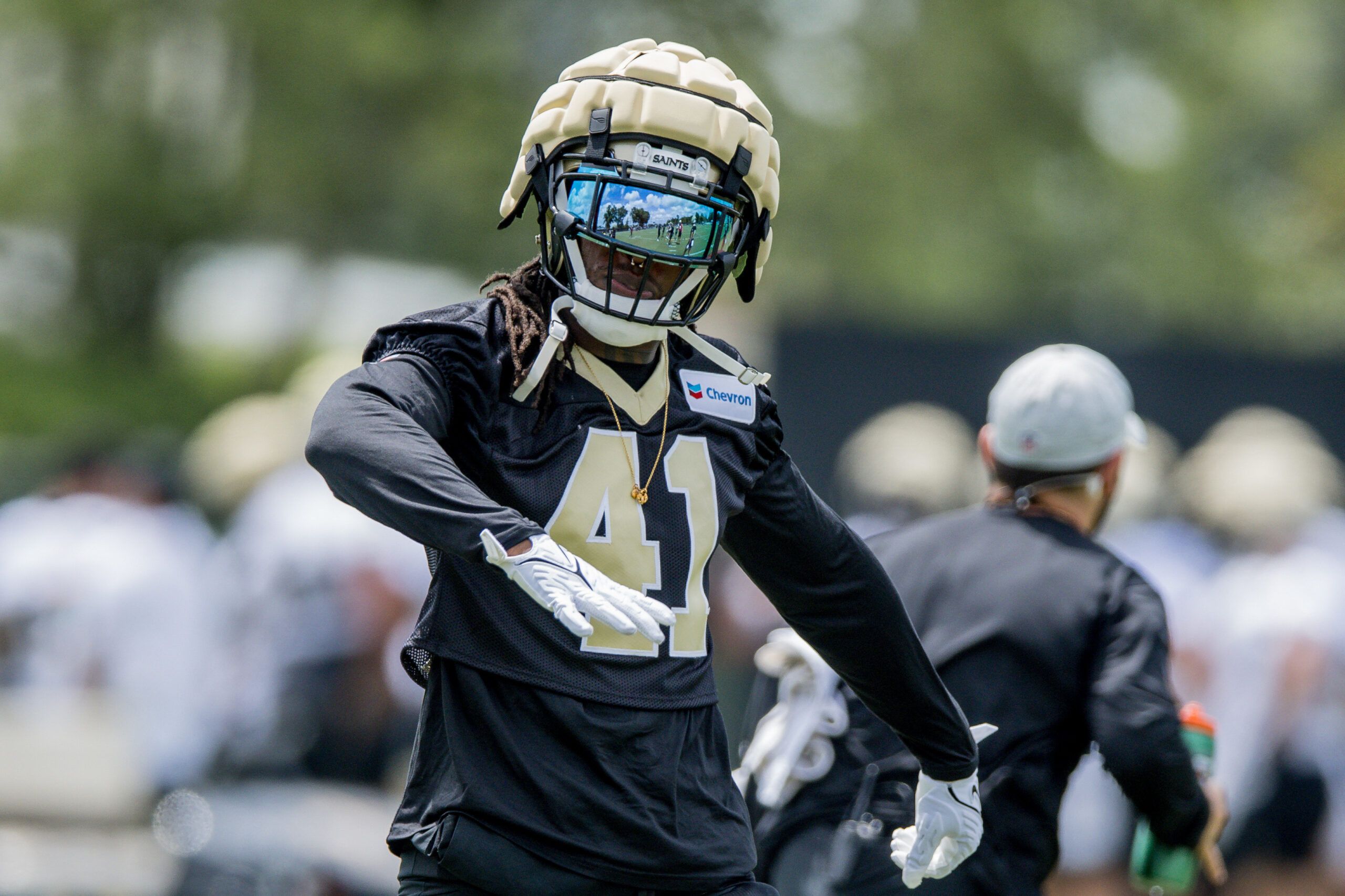 WATCH: Alvin Kamara, Derek Carr Shine In Saints…