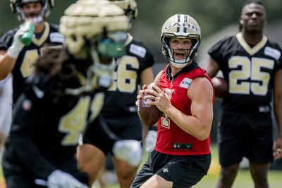 ‘That’s not normal’: Derek Carr wowed by Alvin Kamara’s receiving ability