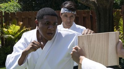 Shooting Stars’ Khalil Everage Discusses How His Approach To Cobra Kai Compares To The Basketball Movie