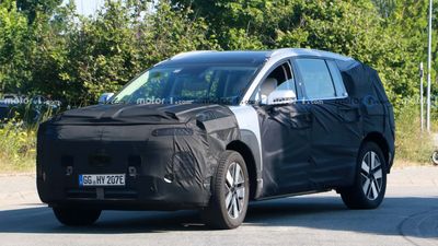 Hyundai Ioniq 7 Spy Photos Confirm Details Of The New Seven Passenger SUV