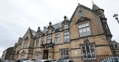 Thug who tried to rob teens at knifepoint escapes jail sentence