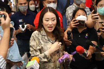 Daughter confirms Thaksin still determined to return