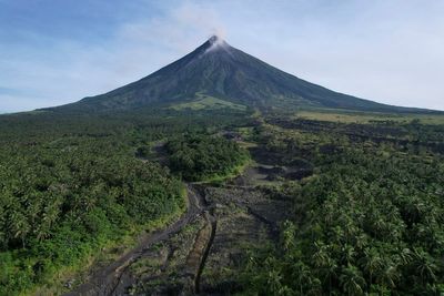 Philippine volcano's eruption, which has displaced thousands, can last for months