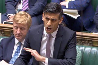 Starmer claims Sunak ‘weak’ for failing to block Boris Johnson’s honours list