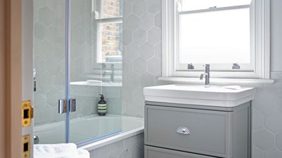 6 bathroom renovation mistakes making your cold bathroom moldy
