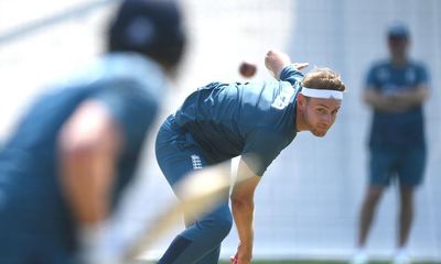 Broad gets nod for Ashes opener as England throw down gauntlet